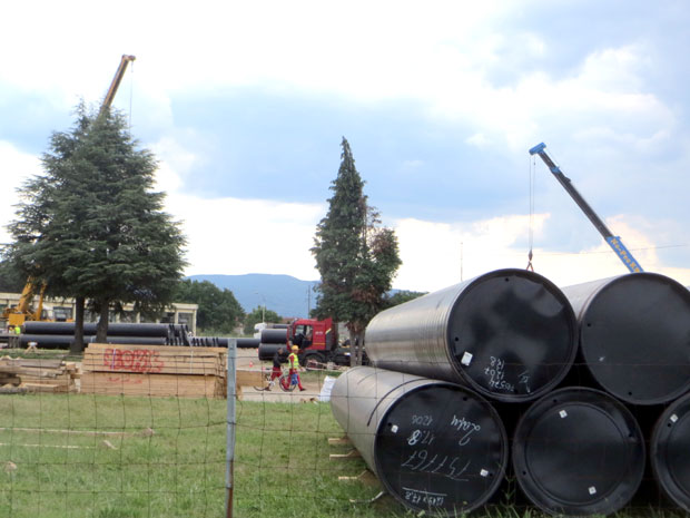 МЕШТАНИ БЕСНИ: Скоро 100 имања уништено због грешке на траси гасовода